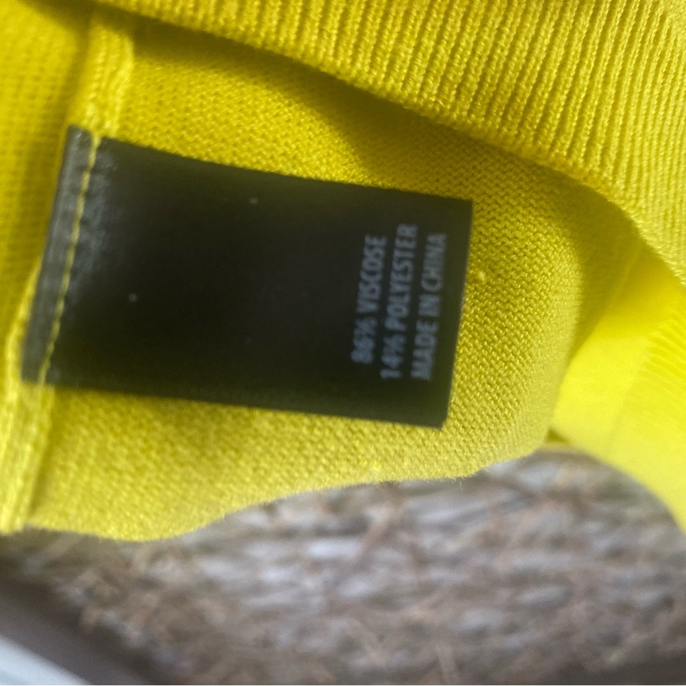 St. John Bright Yellow Sleeveless Vest Top L Xclnt - Picture 4 of 4
